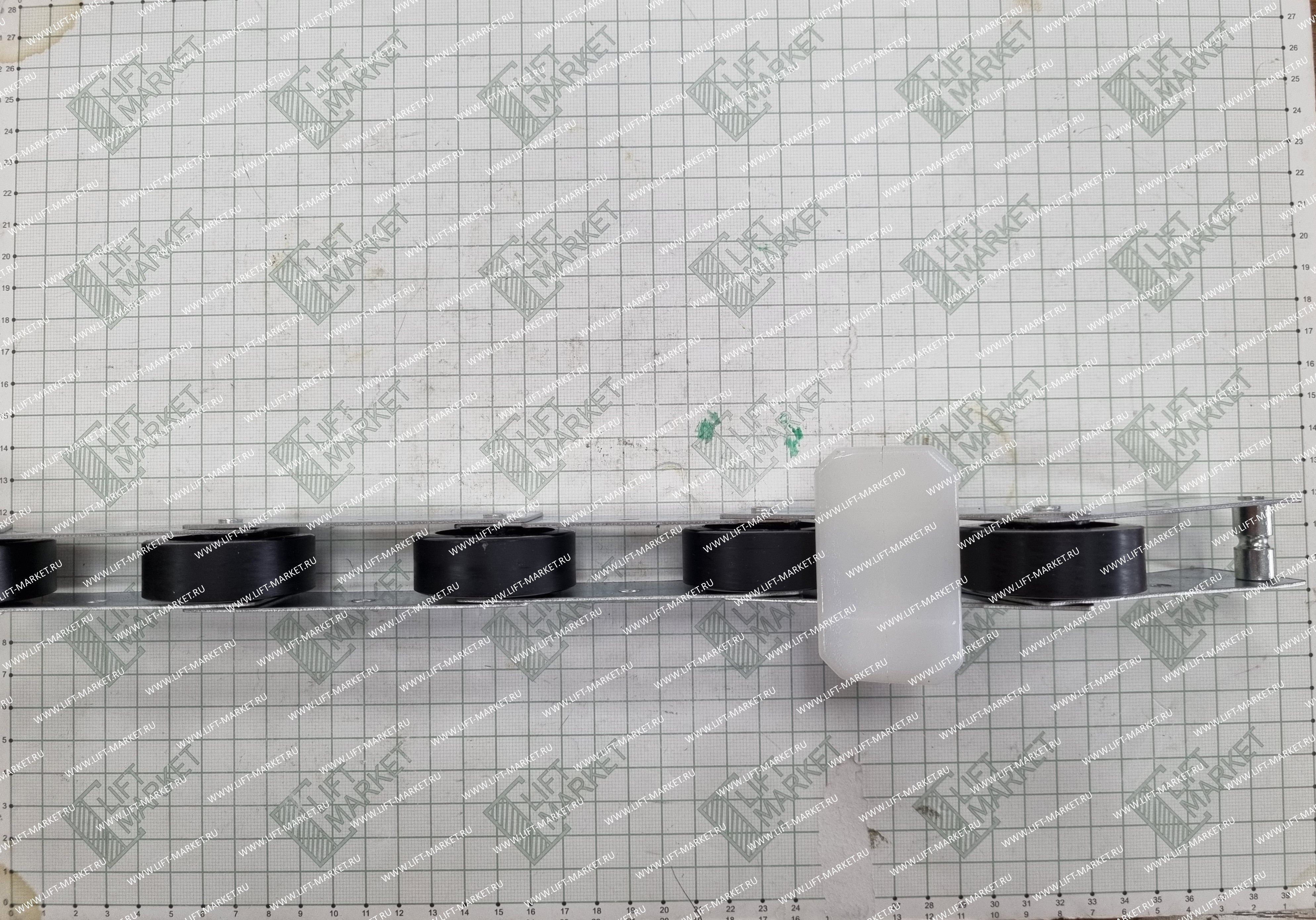 Отклоняющая цепь балюстрады, однорядная (15 роликов), шаг 75мм, диаметр ролика 46мм BLT XIZI OTIS фото